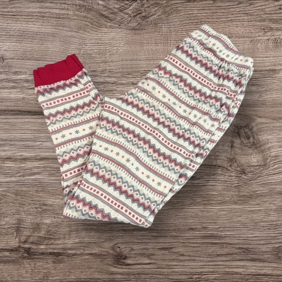 Lauren Conrad Medium Red Green and White Festive Christmas Patterned Pajama Set - Picture 6 of 6